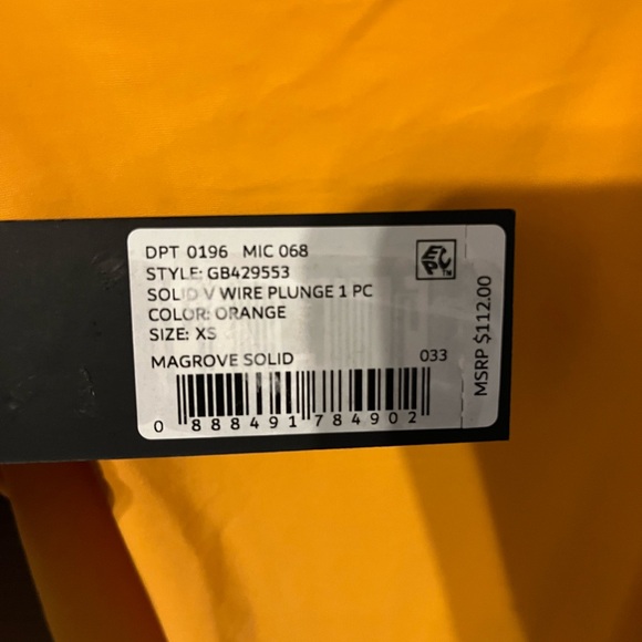 Gianni Bini Solid V wire Plunge Swimsuit XS NWT - Picture 5 of 6